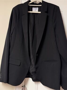 Old Navy Women’s Black Blazer with Notch Lapel